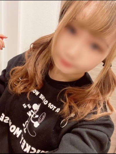 新人りゆさんの写真